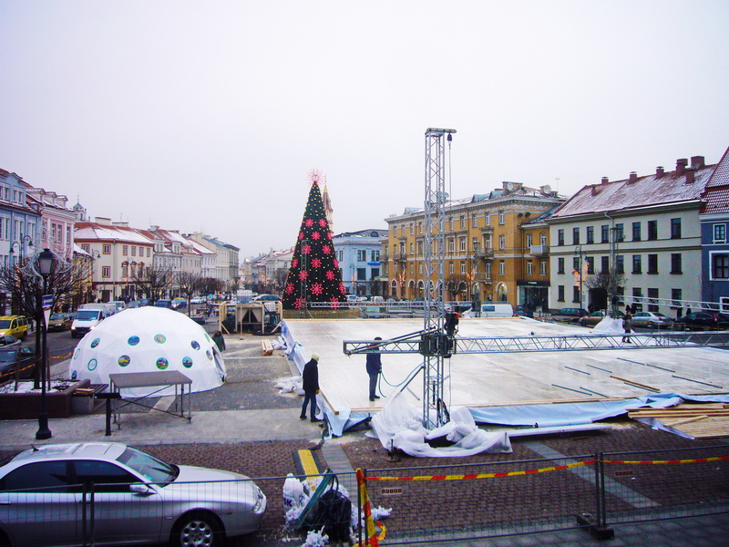1215m2 ICE SKATING RINK 45X27X10,7M ICE RINK | Glamping Domes