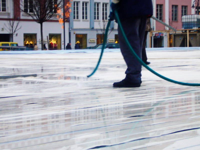 1215m2 ICE SKATING RINK 45X27X10,7M ICE RINK | Glamping Domes