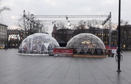 Ø8m Skaidrus Baro Kupolas | Lukiškių aikštėje ledo čiuožykla