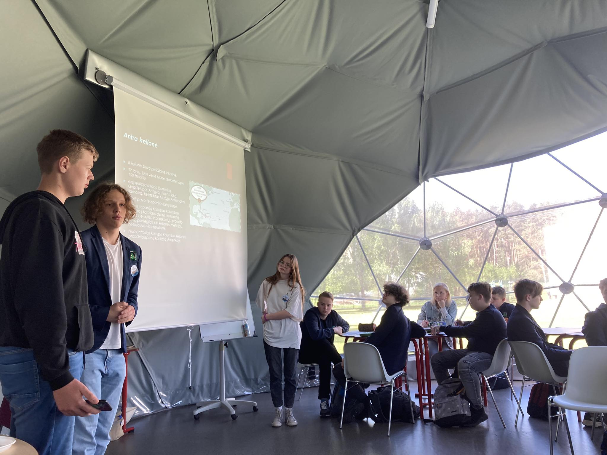 pagiriu_gimnazija_lauko_klase12