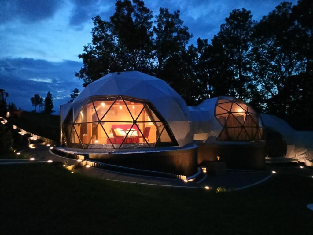 geodesic_glamping_dome_05